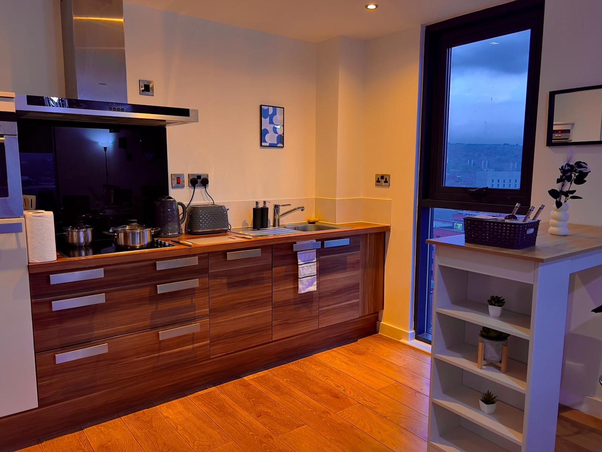 Penthouse Gem, Central, Scenic Views, Stylish, Modern, City Centre 2Br เชฟฟิลด์ ภายนอก รูปภาพ